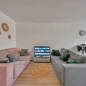 lescale-proche-tricastin-netflix-wifi.fr-provencehotel.com/